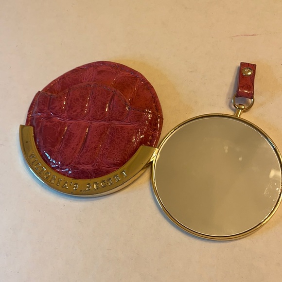 Victoria’s Secret Compact Mirror - Picture 1 of 7